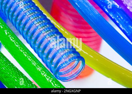 Transparenter Kunststoff-Wasserschlauch, Hochdruck-geflochtener transparenter flexibler PVC-Schlauch hohe Beanspruchung, UV-beständig gegen Chemikalien Stockfoto