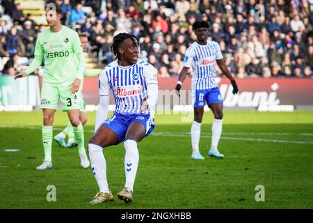 Odense, Dänemark. 19. Februar 2023. Franco Tongya (10) von Odense Boldklub, der während des 3F stattfindenden Superliga-Spiels zwischen Odense Boldklub und Randers FC im Nature Energy Park in Odense gesehen wurde. (Foto: Gonzales Photo/Alamy Live News Stockfoto