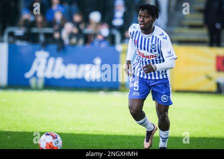 Odense, Dänemark. 19. Februar 2023. Alasana Manneh (5) von Odense Boldklub, gesehen während des 3F stattfindenden Superliga-Spiels zwischen Odense Boldklub und Randers FC im Nature Energy Park in Odense. (Foto: Gonzales Photo/Alamy Live News Stockfoto