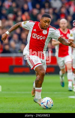 19-02-2023: Sport: Ajax gegen Sparta AMSTERDAM, NIEDERLANDE - FEBRUAR 19: Steven Bergwijn (Ajax) kontrolliert den Ball während des Spiels Eredivisie AFC Ajax Stockfoto