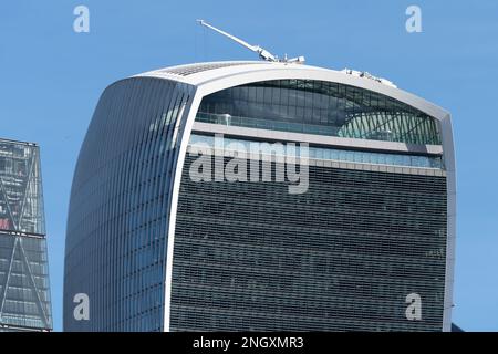 Die Aussichtsplattform des Wolkenkratzers Fenchurch Street Sky Garden aus dem Jahr 20 an einem klaren, sonnigen Tag. Nach London Stockfoto