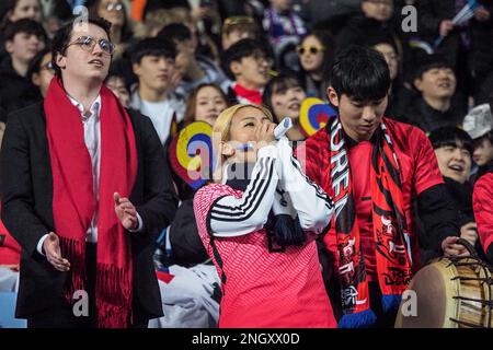 Coventry, Großbritannien. 19. Februar 2023. Coventry, England, Februar 19. 2023: Fans der Republik Korea während des Fußballspiels des Arnold Clark Cup zwischen Belgien und der Republik Korea in der Coventry Building Society Arena in Coventry, England (Natalie Mincher/SPP) Guthaben: SPP Sport Press Photo. Alamy Live News Stockfoto