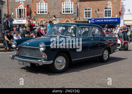 Wallingford Vehicle Rally 2018, Parade am Marktplatz Stockfoto