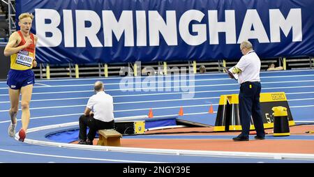 BIRMINGHAM, ENGLAND - 19. FEBRUAR: Callum Wilkinsonin gewinnt den 3000 m Walk Final Day 2 um 11.00.98 Uhr bei der britischen Leichtathletik-Hallenmeisterschaft in der utilita Arena, Birmingham, England Stockfoto