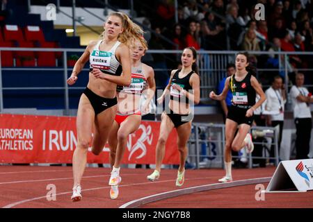 Belgrad, Serbien, 15. Februar 2023. Petja Klojcnik aus Slowenien tritt während des Belgrader Leichtathletik-Hallenmeetings 2023 in der Banjica Athletic Hall in Belgrad, Serbien, beim 800m-Rennen der Frauen an. 15. Februar 2023. Kredit: Nikola Krstic/Alamy Stockfoto