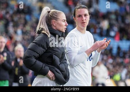 Coventry, Großbritannien. 19. Februar 2023. Coventry, England, Februar 19. 2023: Spieler applaudieren den Fans beim Fußballspiel des Arnold Clark Cup zwischen England und Italien in der Coventry Building Society Arena in Coventry, England (Natalie Mincher/SPP). Kredit: SPP Sport Press Photo. Alamy Live News Stockfoto