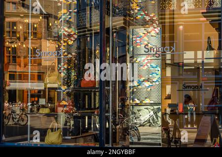 DEN HAAG, NIEDERLANDE - 26. AUGUST 2013: Ausstellung des Smaak-Shops in Den Haag, Niederlande Stockfoto