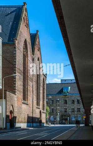 DEN HAAG, NIEDERLANDE - 26. AUGUST 2013: Stadtbild, Blick auf die Straßen in der Altstadt von Den Haag, Niederlande Stockfoto