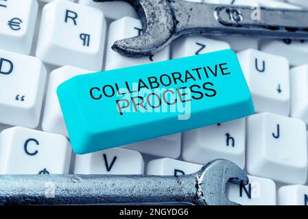 Inspiration mit Zeichen für „Collaborative Process“. Wort für Arbeit von Menschen und Unternehmen, um Ergebnisse zu erzielen Stockfoto