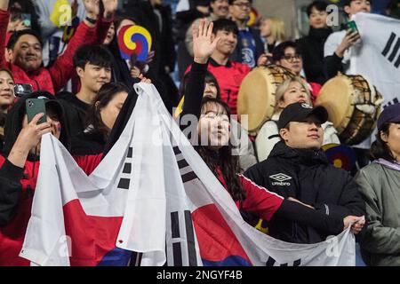 Coventry, Großbritannien. 19. Februar 2023. Coventry, England, Februar 19. 2023: Fans der Republik Korea während des Fußballspiels des Arnold Clark Cup zwischen Belgien und der Republik Korea in der Coventry Building Society Arena in Coventry, England (Natalie Mincher/SPP) Guthaben: SPP Sport Press Photo. Alamy Live News Stockfoto