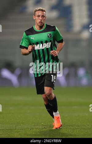 Reggio Emilia, Italien. 17. Februar 2023. Davide Frattesi von Sassuolo wurde während des FUSSBALLSPIELS DER SERIE A Tim 2022/23 zwischen US Sassuolo Calcio und SSC Napoli im Mapei Stadium gesehen. Endstand: Sassuolo 0:2 Napoli. Kredit: SOPA Images Limited/Alamy Live News Stockfoto