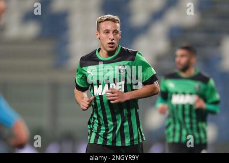 Reggio Emilia, Italien. 17. Februar 2023. Davide Frattesi von Sassuolo wurde während des FUSSBALLSPIELS DER SERIE A Tim 2022/23 zwischen US Sassuolo Calcio und SSC Napoli im Mapei Stadium gesehen. Endstand: Sassuolo 0:2 Napoli. Kredit: SOPA Images Limited/Alamy Live News Stockfoto