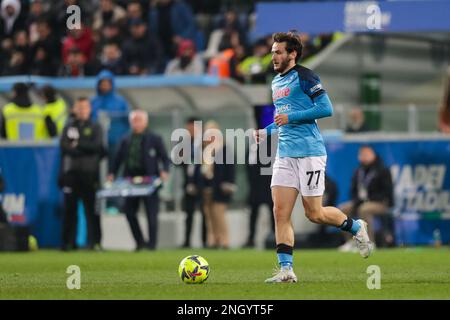 Reggio Emilia, Italien. 18. Februar 2023. Chwitscha Kvaratskhelia aus Neapel beim FUSSBALLSPIEL DER SERIE A Tim 2022/23 zwischen US Sassuolo Calcio und SSC Napoli im Mapei-Stadion in Aktion. Endstand: Sassuolo 0:2 Napoli. (Foto: Grzegorz Wajda/SOPA Images/Sipa USA) Guthaben: SIPA USA/Alamy Live News Stockfoto