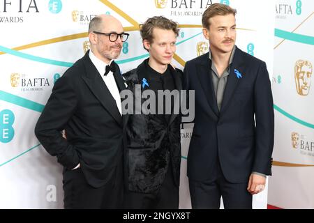 Edward Berger, Felix Kammerer und Albrecht Schuch, 2023 EE BAFTA Film Awards, The Royal Festival Hall, London, Großbritannien, 19. Februar 2023, Foto von Richard Stockfoto