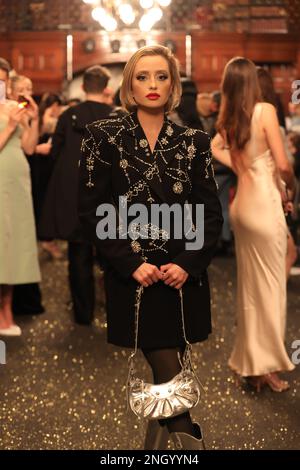 LONDON, ENGLAND: Besucher der AADNEVIK-Messe während der London Fashion Week, 19. Februar 2023, London, Großbritannien. Alla Bogdanovic/Alamy Live Stockfoto