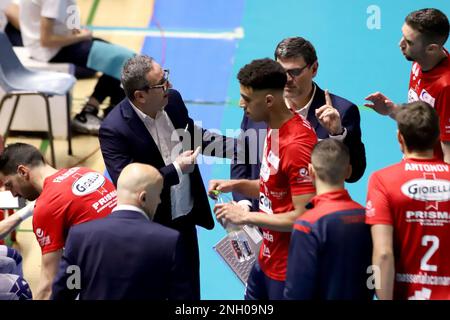 PalaMazzola, Taranto, Italien, 18. Februar 2023, Prisma Taranto ist ausgefallen. Während der Gioiella Prisma Taranto gegen Emma Villas Aubay Siena – Volleyball Italian Serie A Men SuperLeague Championship Stockfoto