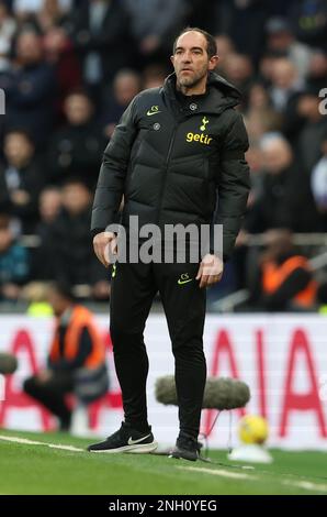 London, Großbritannien. 19. Februar 2023. Cristian Stellini, Assistant Manager von Tottenham Hotspur während des Premier League-Spiels im Tottenham Hotspur Stadium, London. Das Bild sollte lauten: Paul Terry/Sportimage Credit: Sportimage/Alamy Live News Stockfoto