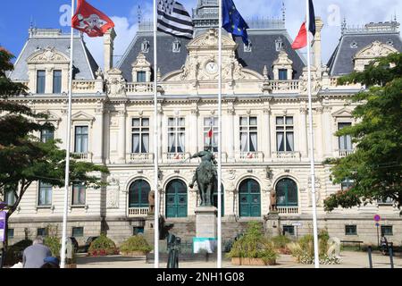 Hotel de Ville, Place Maurice Marchais, Vannes, Morbihan, Bretagne, Frankreich - Architekt Armand Charier Stockfoto