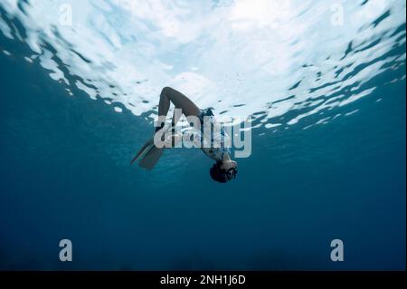 Freibeuter im klaren Wasser der Andamanensee in Thailand Stockfoto