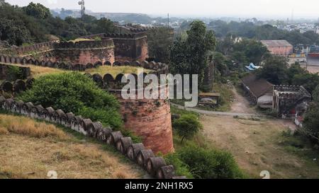 Blick auf die Ruine der Festung Dhar Fort, Madhya Pradesh, Indien. Stockfoto