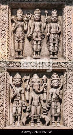Skulptur von Lord Vishnu und Lord Ganesha auf dem Sanka Shyamji Tempel, Rajgarh, Madhya Pradesh, Indien. Stockfoto