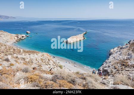 Panoramablick auf Katergo Beach, Folegandros Stockfoto