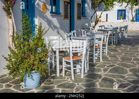 Traditionelle griechische Taverne im Dorf Chora, Folegandros Stockfoto