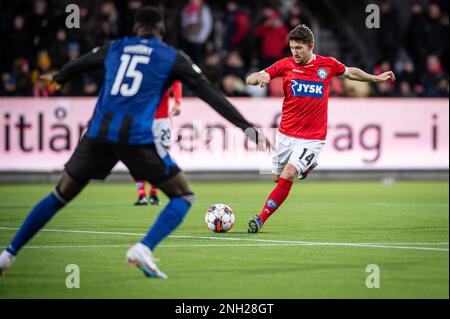 Silkeborg, Dänemark. 19. Februar 2023. Mark Brink (14) aus Silkeborg, GESEHEN während des 3F stattfindenden Superliga-Spiels zwischen Silkeborg IF und dem FC Copenhagen im Jysk Park in Silkeborg. (Foto: Gonzales Photo/Alamy Live News Stockfoto