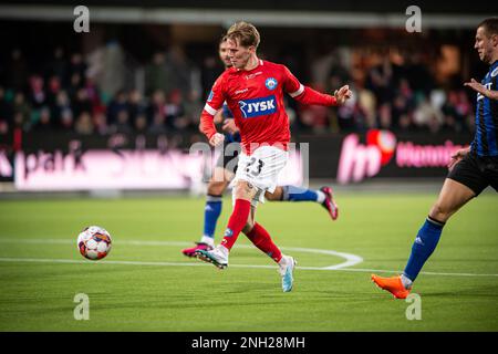 Silkeborg, Dänemark. 19. Februar 2023. Tonni Adamsen (23) aus Silkeborg, GESEHEN während des 3F. Superliga-Spiels zwischen Silkeborg IF und dem FC Copenhagen im Jysk Park in Silkeborg. (Foto: Gonzales Photo/Alamy Live News Stockfoto