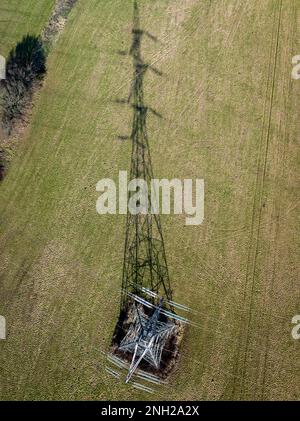 Gitterelektrizität Pylon Aus Der Luft Stockfoto