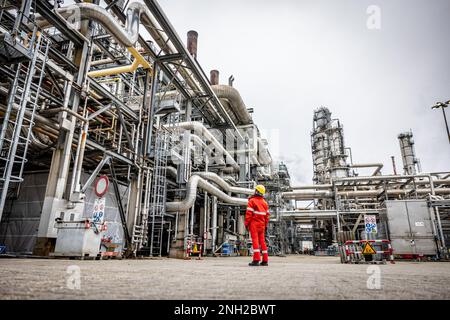 MOERDIJK - Shell Moerdijk Außenansicht. Das Unternehmen stellt chemische Produkte auf Erdölbasis her. ANP JEFFREY GROENEWEG niederlande raus - belgien raus Stockfoto