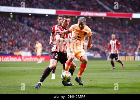 Angel Correa von Atletico de Madrid und Dani Vivian vom Athletic Club während des Fußballspiels der spanischen Meisterschaft La Liga zwischen Atletico de Madrid und Athletic Club de Bilbao am 19. Februar 2023 im Civitas Metropolitano Stadion in Madrid, Spanien - Foto: Oscar Barroso / SpainDPPI / DPPI/LiveMedia Stockfoto