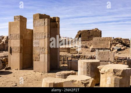 Die archäologische Stätte der Insel Elephantine, die Heimat eines antiken Khnum-Tempels. Assuan. Ägypten. Stockfoto