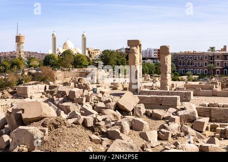 Die archäologische Stätte der Insel Elephantine, die Heimat eines antiken Khnum-Tempels. Assuan. Ägypten. Stockfoto