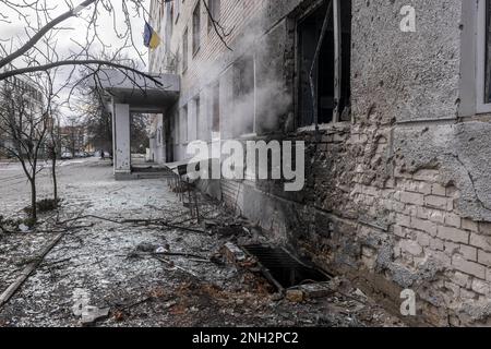 Photo Repertory, Italien. 24. Februar 2023. Ukraine - Kherson Ukraine Mutterschaftskrankenhaus bombardiert von der russischen Armee (Kherson Ukraine - 2023-01-11, Carlo Cozzoli) ps das Foto kann in Bezug auf den Kontext verwendet werden, in dem es aufgenommen wurde, und ohne diffamierende Absicht des Dekorums der repräsentierten Menschen redaktionelle Verwendung nur Kredit: Unabhängige Fotoagentur/Alamy Live News Stockfoto