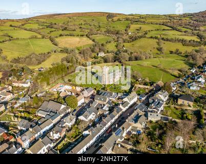 Luftaufnahme über Moretonhampstead auf Dartmoor in Devon, Großbritannien Stockfoto