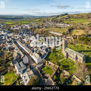 Luftaufnahme über Moretonhampstead auf Dartmoor in Devon, Großbritannien Stockfoto