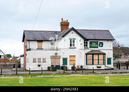 Der Limes Pub in Sandbach Cheshire UK wurde geschlossen und bestückt Stockfoto