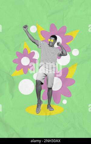 Vertikales Collage-Bild des aufgeregten positiven Schwarzweiß-Effekt-Typen genießen es, isoliert auf Blumen-Hintergrund zu tanzen Stockfoto