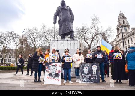 London, Großbritannien. 20. Februar 2023 Demonstranten versammelten sich auf dem Parlamentsplatz, um Micheil Saakaschwili zu unterstützen. Der ehemalige georgische Präsident verbüßt derzeit eine Gefängnisstrafe in Georgien wegen Machtmissbrauchs, und seine Gesundheit soll sich verschlechtern. Kredit: Vuk Valcic/Alamy Live News Stockfoto