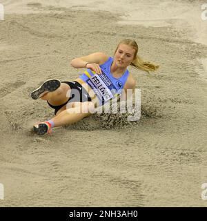 BIRMINGHAM, ENGLAND - 19. FEBRUAR: Lucy FELLOWS während des Long Jump beim britischen Leichtathletik Indoor Championships Day 2 in der utilita Arena, Birmingham, England Stockfoto