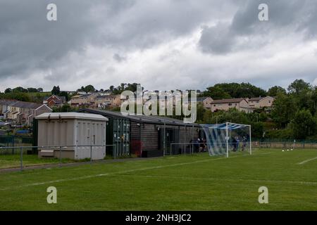 Trelewis, Wales, 30. Juli 2021. Das Spiel der Ardal South West League zwischen Treharris Athletic Western und Ton Pentre Stockfoto