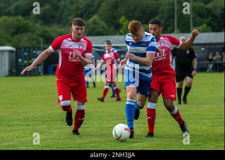 Trelewis, Wales, 30. Juli 2021. Das Spiel der Ardal South West League zwischen Treharris Athletic Western und Ton Pentre Stockfoto