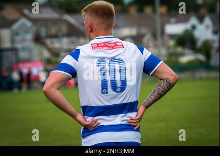 Trelewis, Wales, 30. Juli 2021. Das Spiel der Ardal South West League zwischen Treharris Athletic Western und Ton Pentre Stockfoto