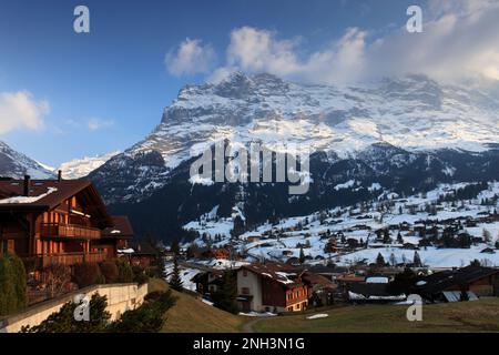 Winter Schnee-Blick auf die Nordwand des Berges Eiger Grindelwald Skigebiet; UNESCO World Heritage Site, Schweizer Alpen Jungfrau - Aletsch; Bernes Stockfoto