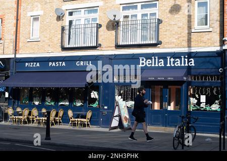 Uxbridge, London Borough of Hillingdon, Vereinigtes Königreich. 9. Februar 2023. Ein Bella Italia Restaurant in Uxbridge. Kredit: Maureen McLean/Alamy Stockfoto