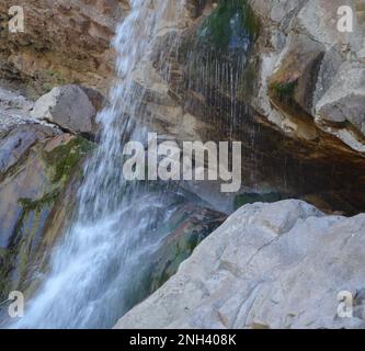 Blick auf den Rayen-Wasserfall, Iran Stockfoto