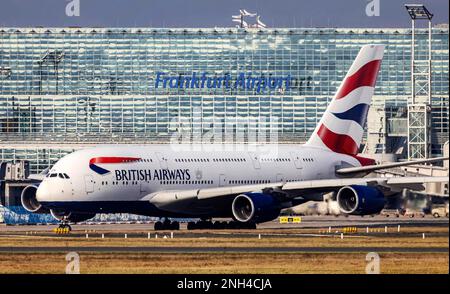 Flughafen Frankfurt, Fraport, Airbus A380 der Fluggesellschaft British Airways vor dem Terminal, Frankfurt am Main, Hessen, Deutschland Stockfoto