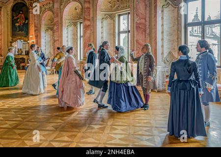 Barocktage Historische Kostüme Tanzsaal Burg Bueckeburg Schaumburg Niedersachsen Deutschland Stockfoto