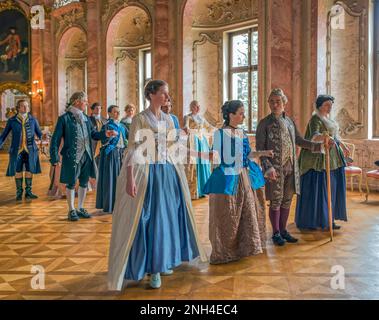 Barocktage Historische Kostüme Tanzsaal Burg Bueckeburg Schaumburg Niedersachsen Deutschland Stockfoto